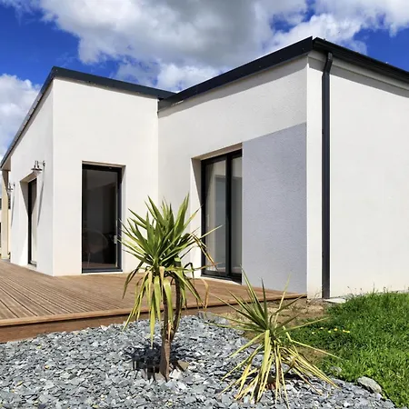 Holiday home Les Euphorbes - Charmante Maison Avec Vue Saint-Georges-de-la-Riviere